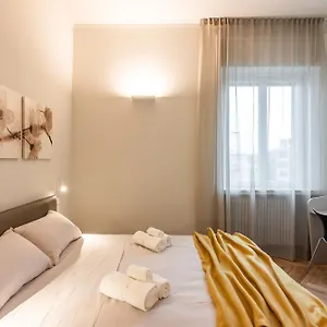 https://elegant-design-apartmentduomo-naviglia-c-e-wi-fi.italymilanhotels.net